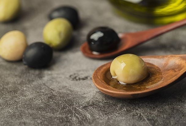 Оливки или маслины: доктор Кутушов раскрыл их преимущества