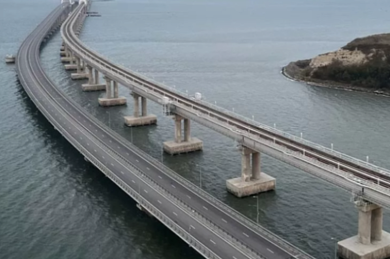 Автомобильное движение по Крымскому мосту ограничат 19 декабря 