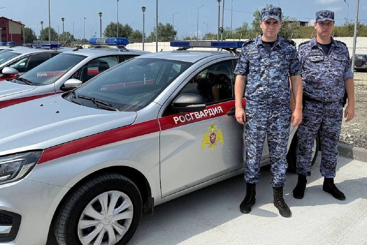 В Красной Поляне росгвардейцы нашли туриста с ребенком, которые не выходили на связь