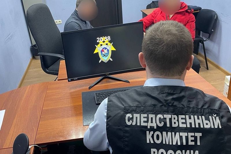 В Новороссийске мужчина с ножом угрожал полицейским. Он задержан