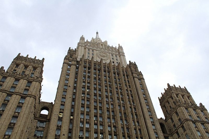МИД призвал россиян отложить необязательные поездки за границу
