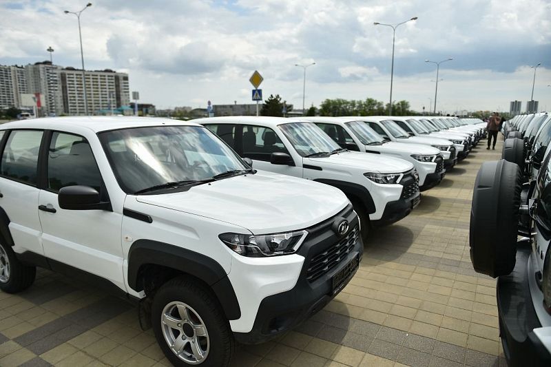 В 2022 году медучреждения Краснодарского края получили более 190 автомобилей