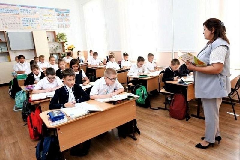 Более 120 педагогов на Кубани получат по 1 млн рублей в рамках программы «Земский учитель» в 2023 году 