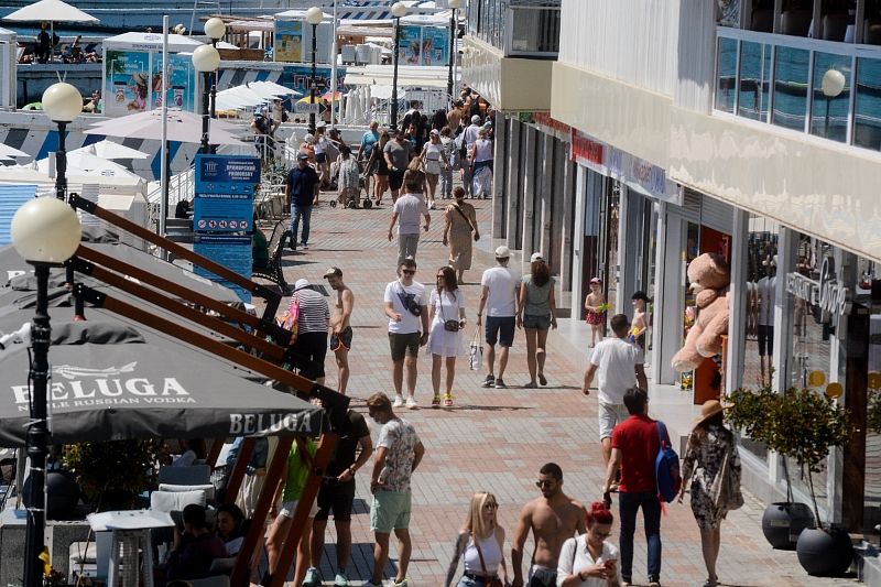 В Госдуме предложили ограничить продажу крепкого алкоголя на побережье летом