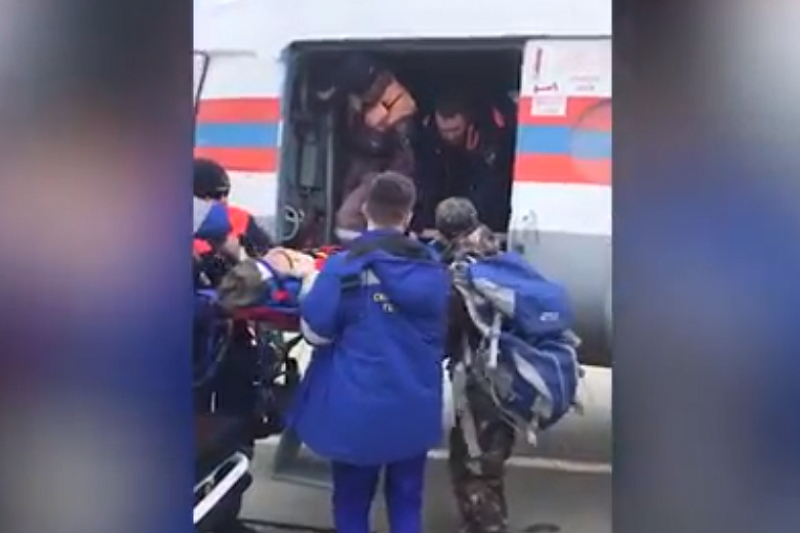 МЧС опубликовало видео эвакуации упавшего с моста во время похода в Краснодарском крае школьника