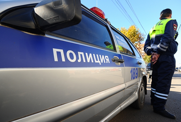 В Анапе лишенная прав пьяная женщина за рулем ВАЗа попыталась скрыться от полицейских