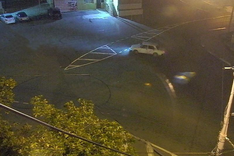 В Сочи задержали водителя ВАЗ-2107, устроившего ночной дрифт в жилом районе