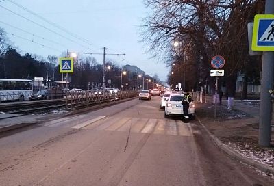 Иномарка насмерть сбила женщину на пешеходном переходе в Краснодаре