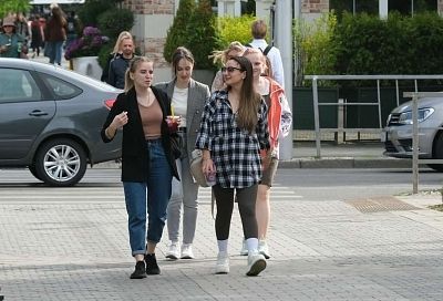 Опрос: краснодарцы чаще других комплексуют из-за стиля одежды и сухости кожи