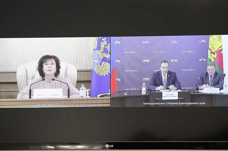 Председатель ЗСК Юрий Бурлачко представил кандидатуру Юрия Агафонова на пост председателя Контрольно-счетной палаты