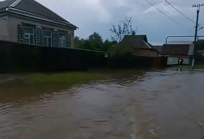 Из-за проливных дождей 16 дворов и 5 домов подтопило в Апшеронске