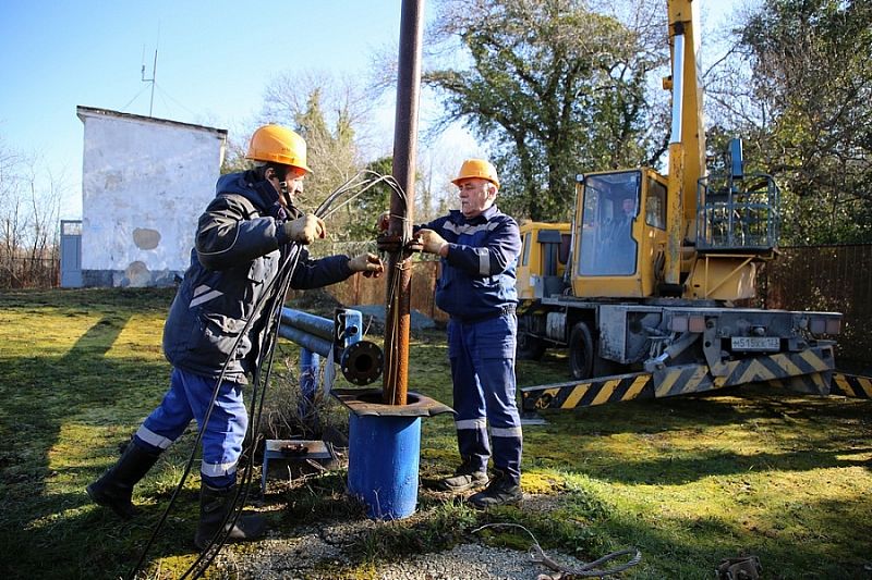В течение месяца специалисты обследуют 35 скважин Дивноморского водозабора в Геленджике 
