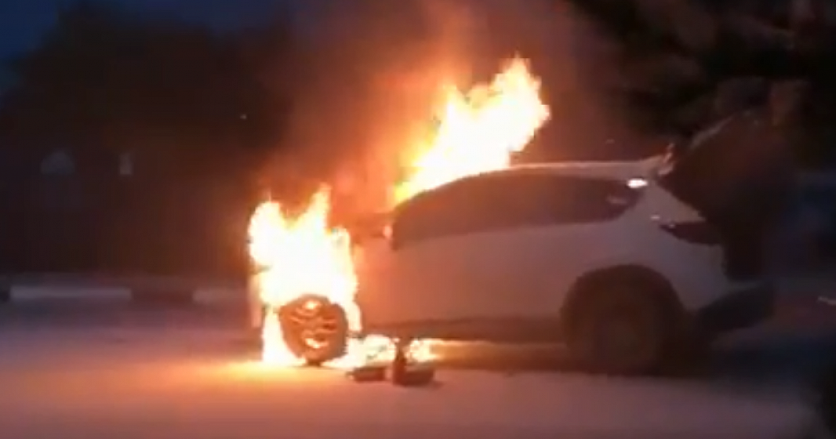 Мазда сх 7 сгорела. Мазду которая сгорела в топ гире. Горит мазда сх 7. Сгорела мазда cx-5. 05.