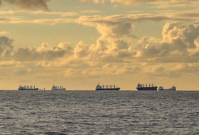 Круизный лайнер из Сочи не может пришвартоваться в Стамбуле