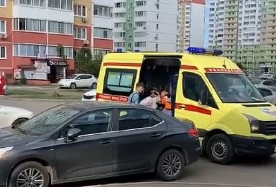 В Краснодаре в массовой драке ранили ножом 18-летнего местного жителя 