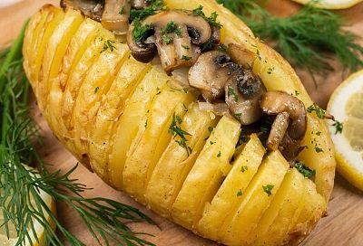 Соседи прибегают на аромат: Картофель с грибами теперь запекаю  «гармошкой». Без хлопок и долгих заготовок