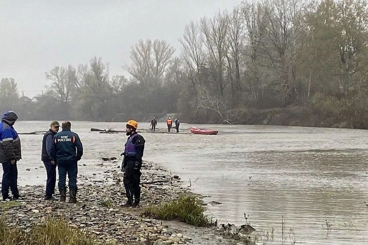 Водитель упавшего в реку в Адыгее внедорожника был пьян. Возбуждено уголовное дело