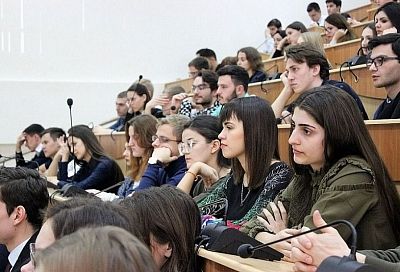 В Краснодаре размер молодежной стипендии главы города увеличат почти в два раза