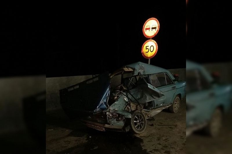 В ДТП с КамАЗом и ВАЗом погиб пассажир легковушки, водитель госпитализирован