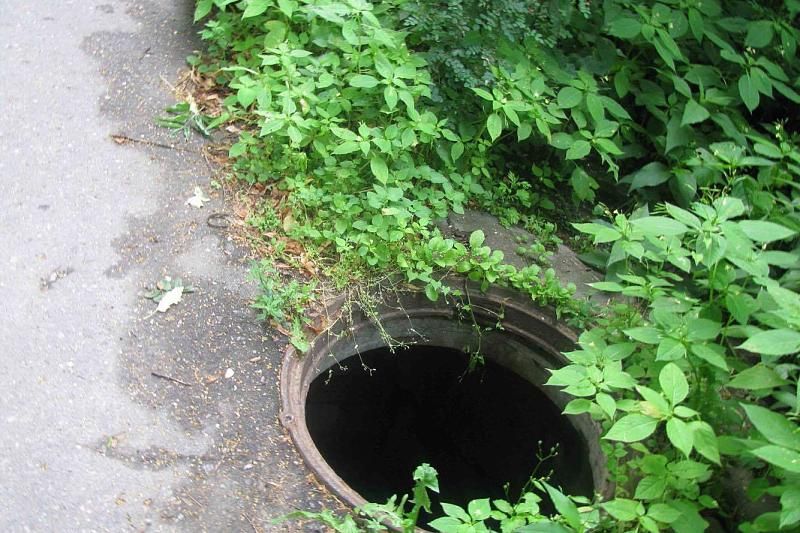 В Краснодаре двухлетний ребенок упал в канализационный колодец