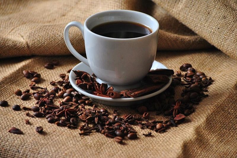 Чтобы лучше спать: какие напитки могут заменить кофе