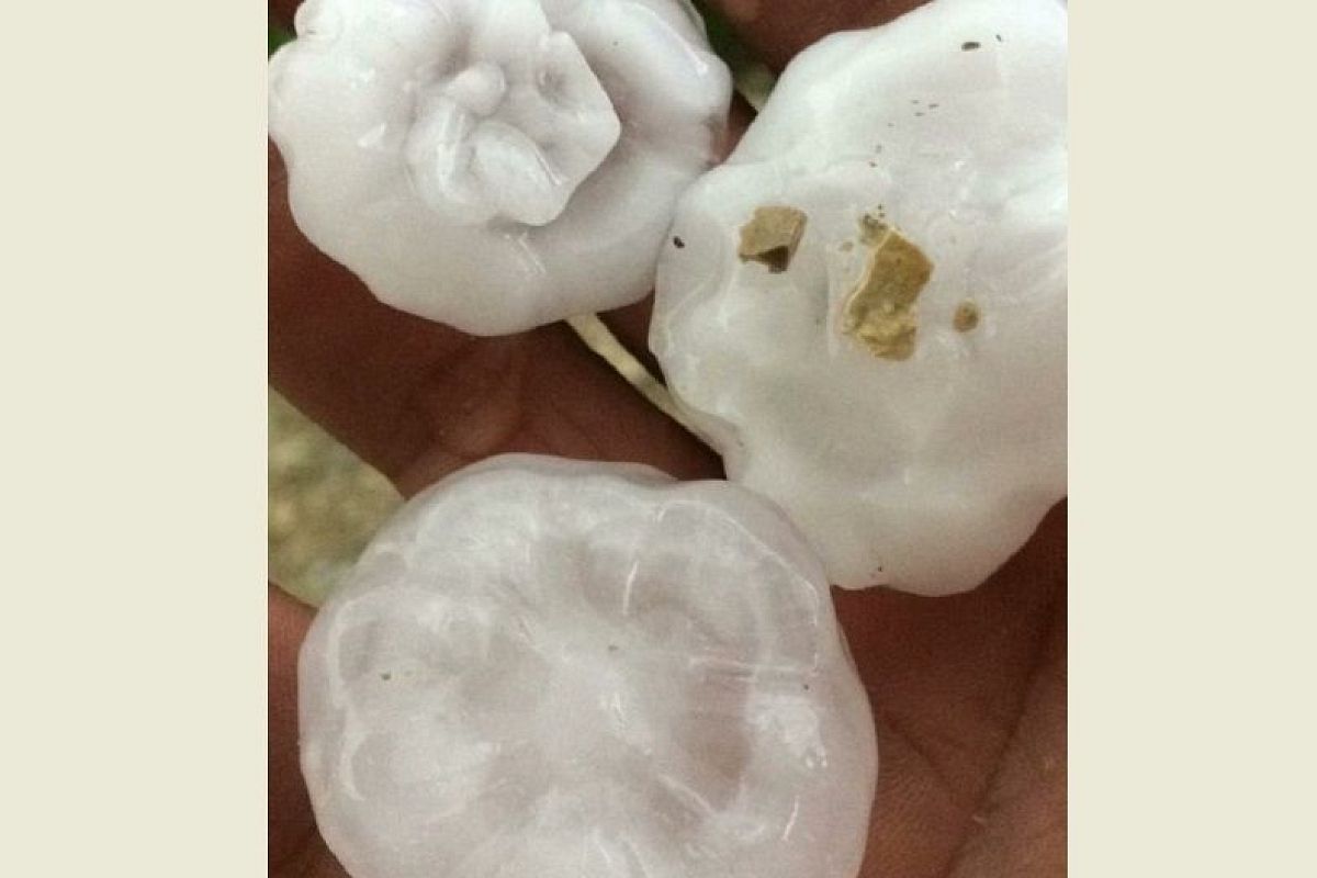 На Краснодарский край 12 июня обрушился ливень с градом