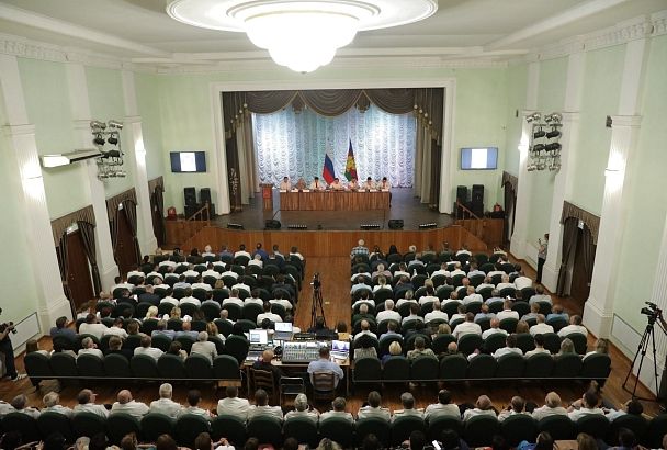 Губернатор Вениамин Кондратьев: «В Тимашевском районе все базовые отрасли экономики показывают рост»