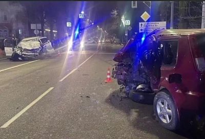 В Адлере мужчина угнал автомобиль и устроил ДТП, в котором погибло два человека