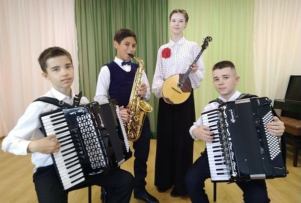 По нацпроекту «Культура» в детскую музыкальную школу Гулькевичей поступили музыкальные инструменты