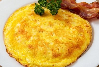 Омлет как в садике: нашла способ сделать его пышным и нежным — делюсь рецептом