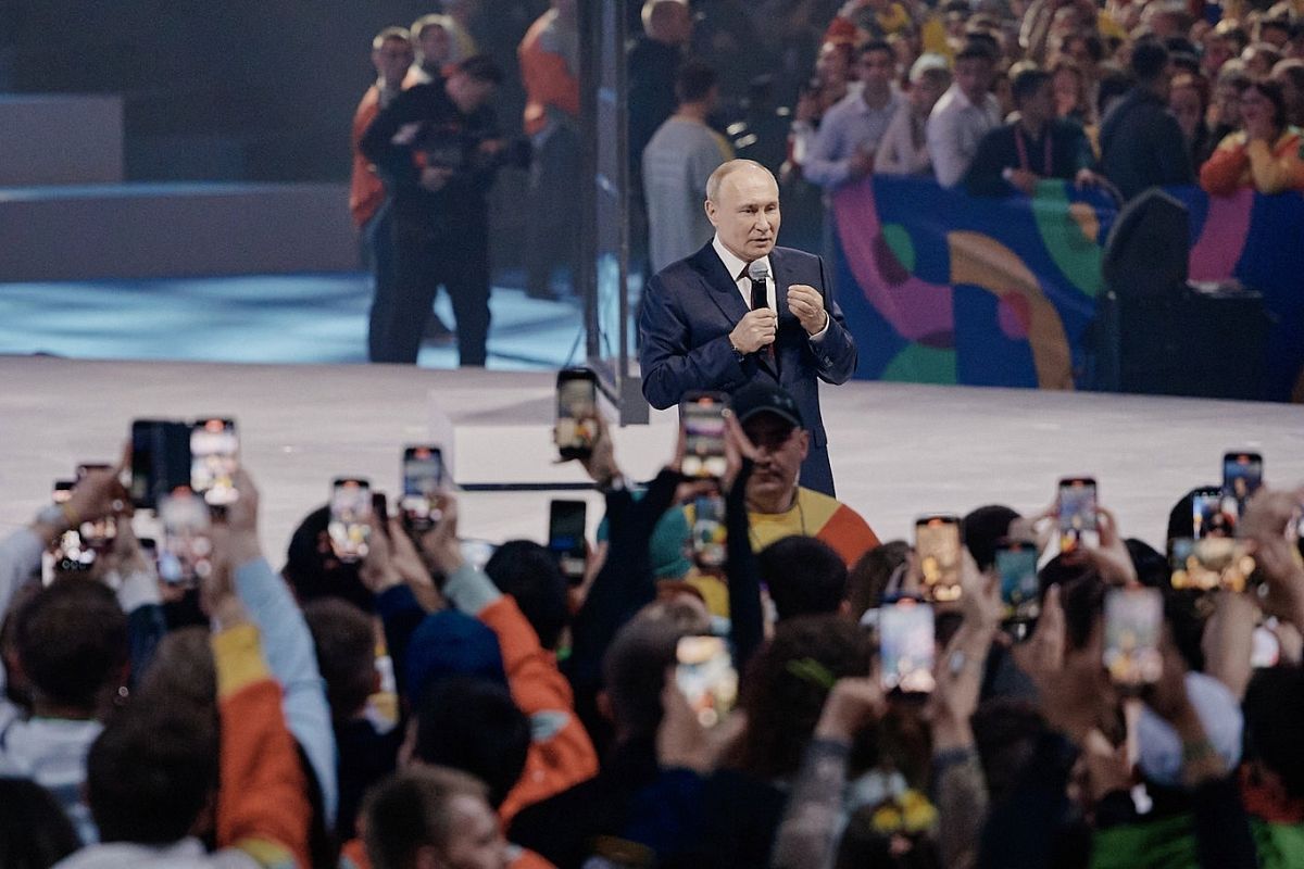 Фестиваль молодежи  понравился всем гостям и потому Владимир Путин пообещал, что такие праздники молодежи Россия намерена проводить почаще.