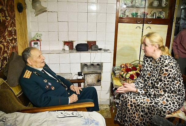 Вице-губернатор Кубани Анна Минькова в преддверии Дня Победы встретилась с ветеранами Великой Отечественной войны