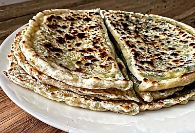 Быстро и вкусно: турецкие гезлеме с тонким тестом, картофелем и сыром — нежнее и ароматнее привычных драников всего за 10 минут