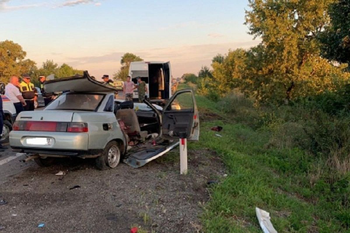 По факту массового ДТП с двумя погибшими в Краснодарском крае возбуждено уголовное дело