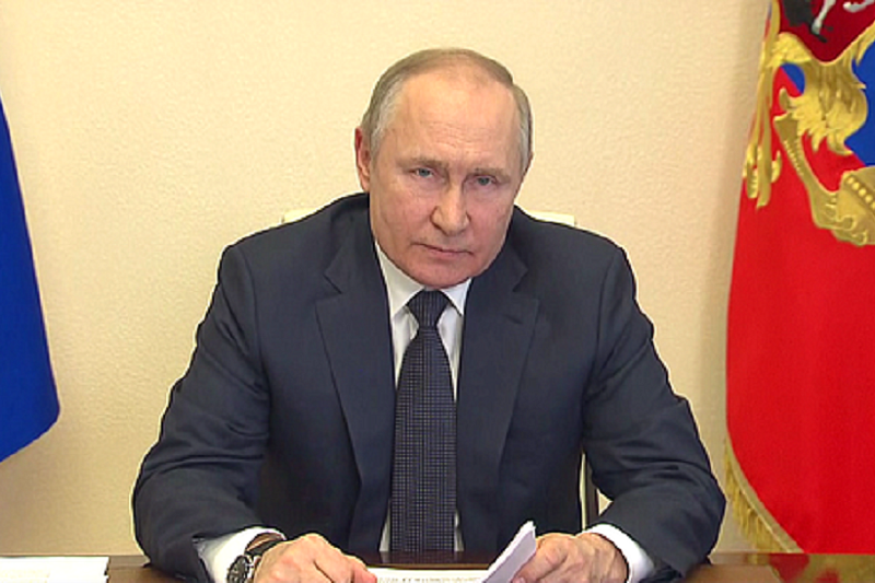 Владимир Путин позвал в Крым крупные банки и бизнес