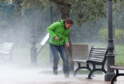 Дожди, грозы и мокрый снег: в ночь на 2 мая по Кубани ударит непогода