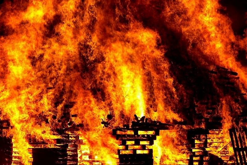 На Кубани во время пожара в частном доме погиб человек