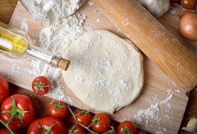 Итальянская пицца дома — делаем тонкое тесто с хрустящей корочкой и воздушным бортиком как в Неаполе