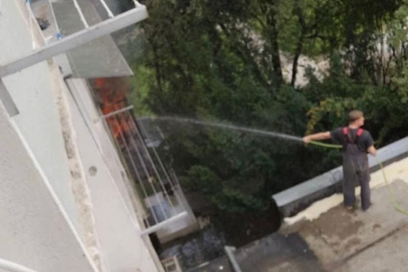 В Сочи во время пожара в многоэтажном доме погиб 18-летний приезжий