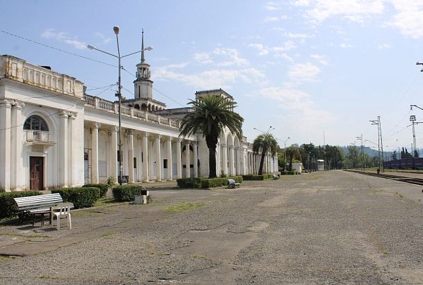 Туристический поезд «Рица» начнет ходить в Абхазию из Сочи