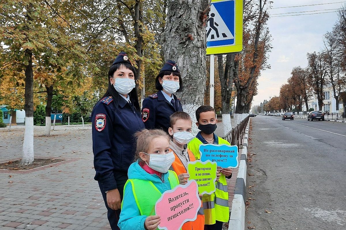 Юные пешеходы призвали водителей быть внимательнее