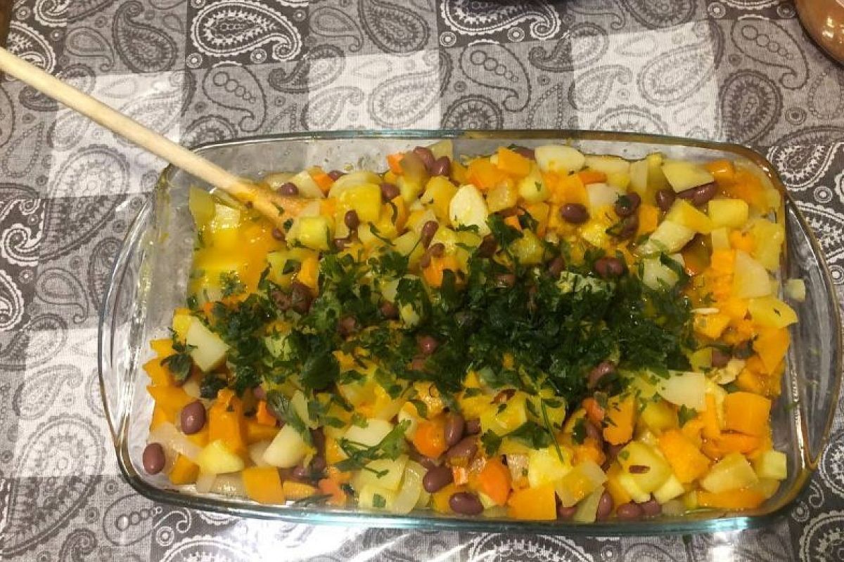 Смешал тыкву с овощами - и в духовку: идеальное рагу без лишних хлопот и точных пропорций