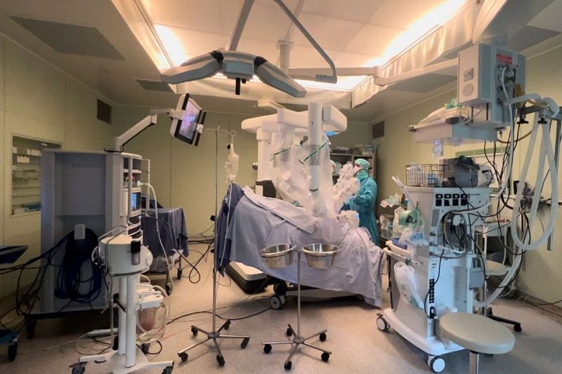 Впервые в России: краснодарские врачи провели протезирование печеночной артерии с помощью робота-хирурга 
