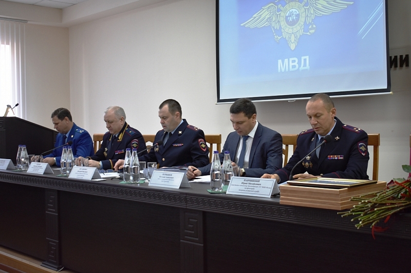 В полиции Краснодара подвели итоги оперативно-служебной деятельности за 2019 год 