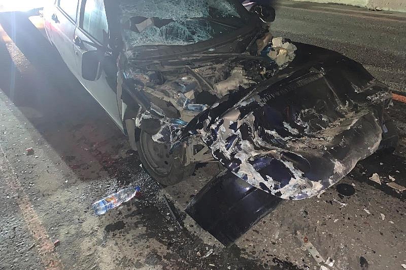 Водитель из Краснодара без прав устроил ДТП с грузовиком. Пострадали двое