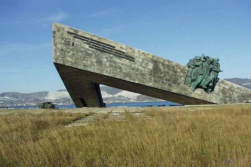 В Новороссийске собираются ремонтировать мемориал «Малая Земля»