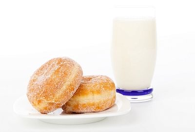 Все вкусное отложите на утро! Продукты-вредители: что съесть вечером, чтобы всю ночь считать овечек?