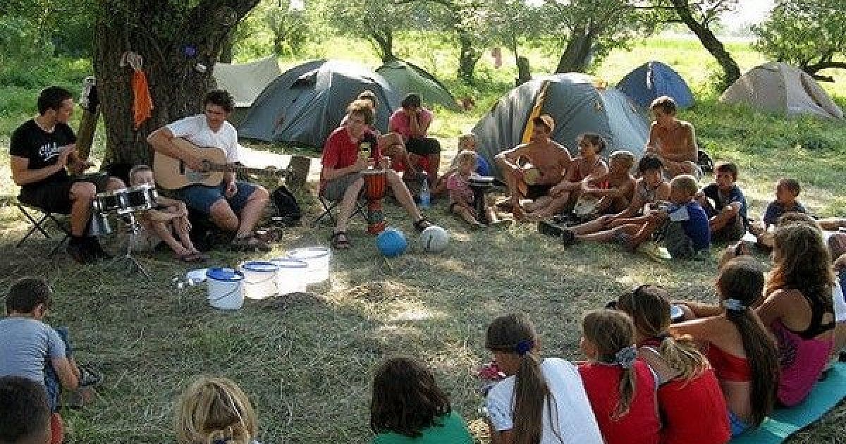 Палаточный лагерь для детей. Детский палаточный лагерь. Туристический лагерь. Лагерь в москве. Палаточный лагерь для детей.
