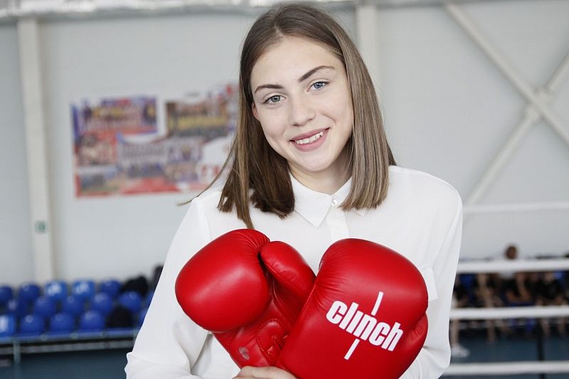 Победительница первенства России по боксу 13-летняя Софья Молчанова из Тихорецкого района.