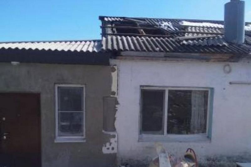 ﻿Губернатор Вениамин Кондратьев поручил помочь многодетной семье из Новороссийска, в доме которой ветром сорвало крышу